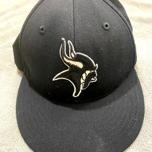 Reebok Headwear Minnesota Vikings Blacked Out Fitted Cap Size 7 3/8